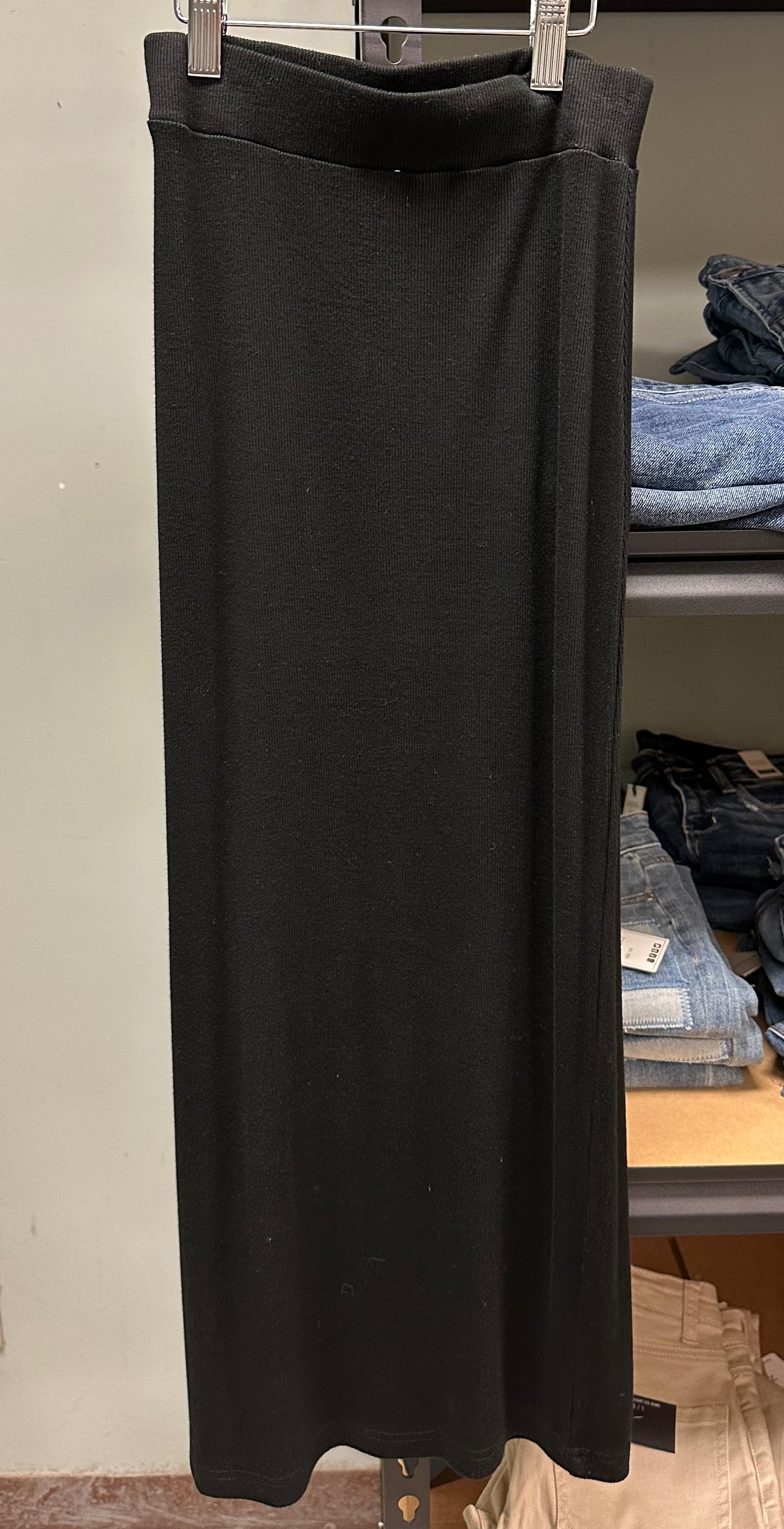 Victoria Stretch Bodycon Midi Skirt (Black)