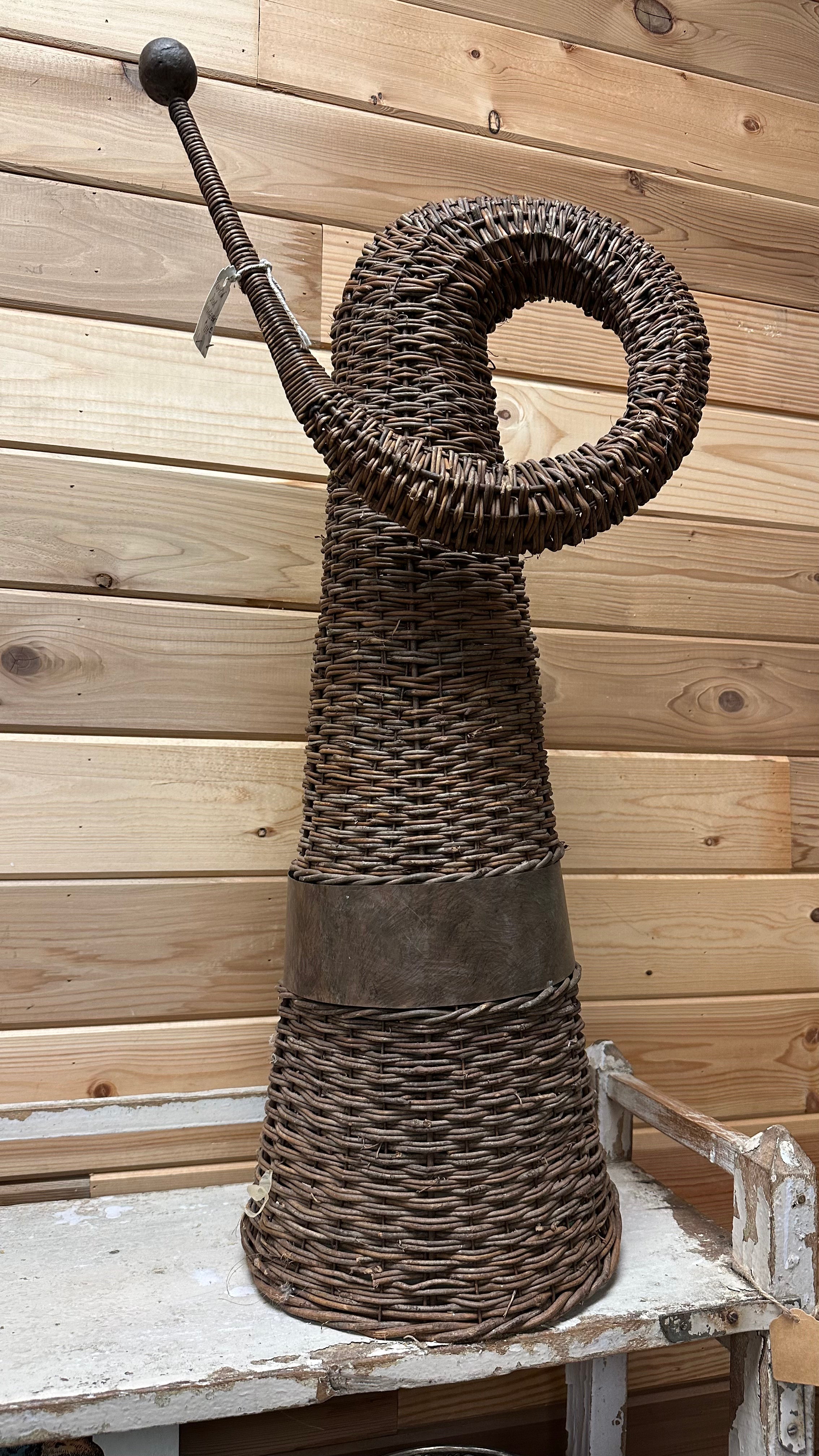 Unique Curved Door Basket